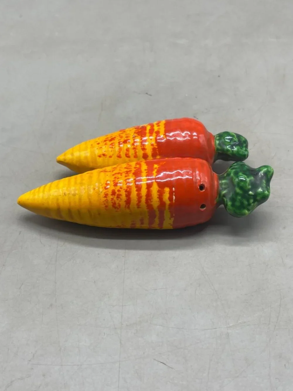 vintage carrot salt pepper shaker yellow orange 1 piece made in Japan 4.5